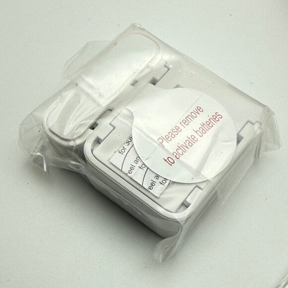 SimpliSafe Motion Sensor and 3 sets Entry Sensor New in Box - Picture 4 of 10